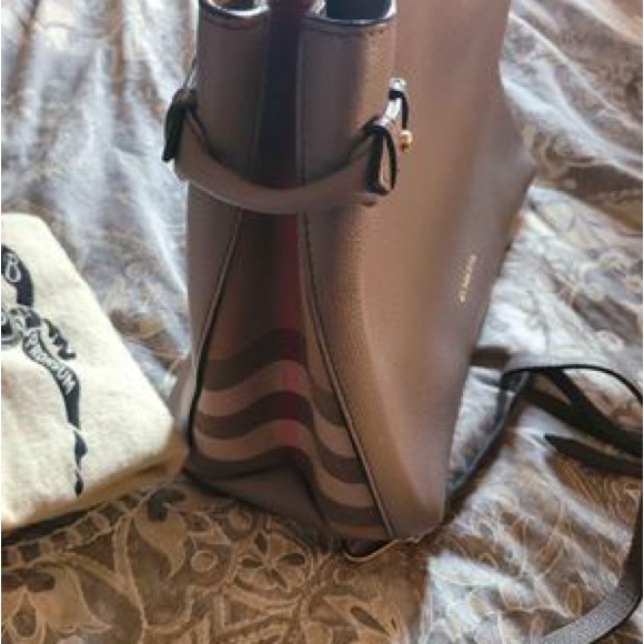 Burberry Banner Medium House Check Tote - Picture 5 of 7